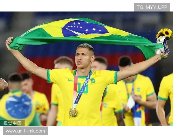 理查利森闪耀巴西国家队，助球队逆转取胜引关注