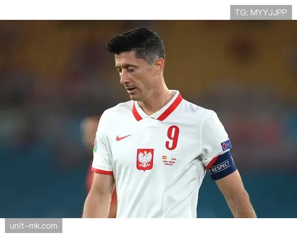 莱万多夫斯基助攻能力解析：中场大师的隐形影响力