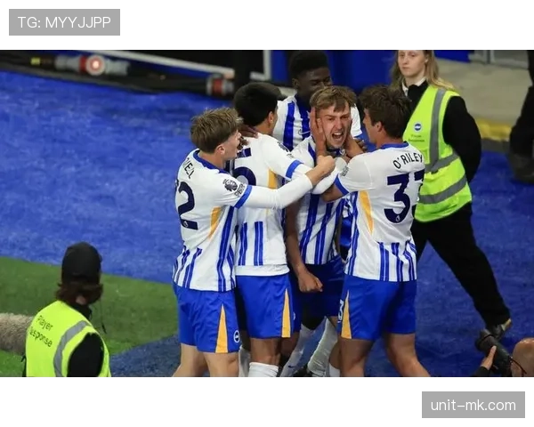 杰克·科尔英超赛季表现抢眼，助球队强势冲击冠军