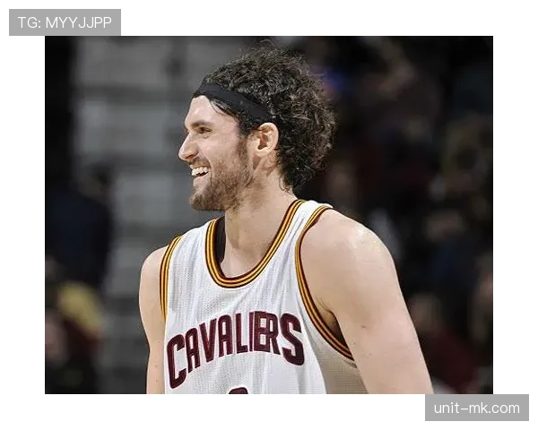 特里皮尔：从边路传中手到球队领袖的角色跃迁解析